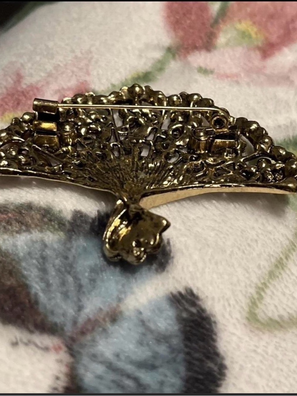 Antique-Style Fan Brooch with Pink, Red and Green Accents - Picture 4 of 6